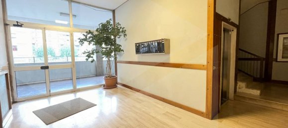 6 rooms Apartment in Bari, Italy No. 19186 5