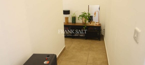 Apartamento T2 em Saint Julian's, Malta N.º 10035 2