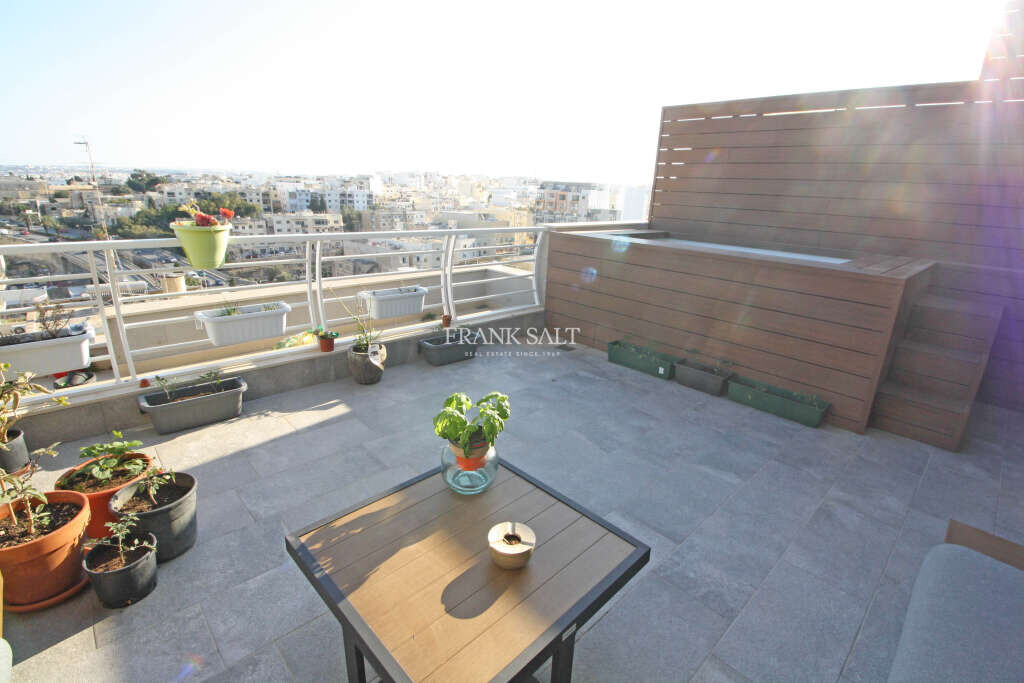 Apartamento T2 em Saint Julian's, Malta N.º 10035