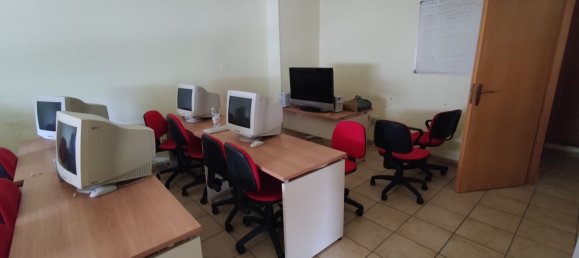 144m² Commercial property in Caltanissetta, Italy No. 255448 3