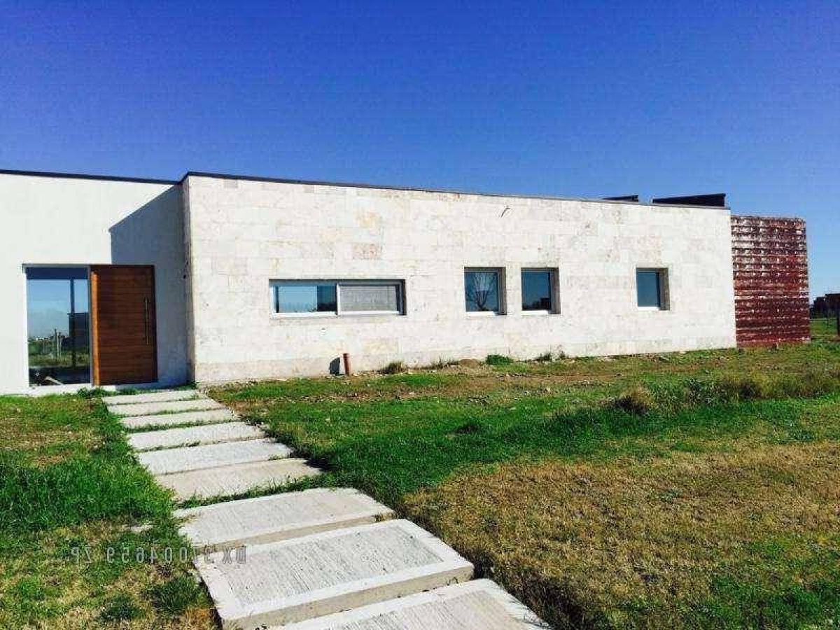 Дом с 3 спальнями в Эскобар, Аргентина № 7297