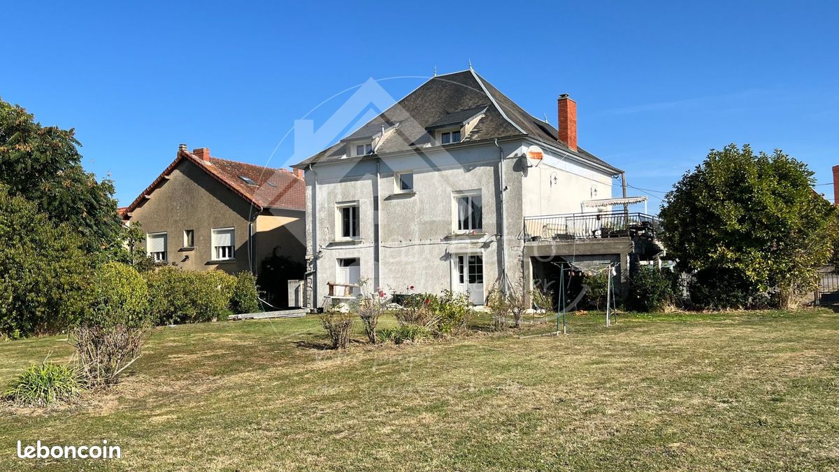 3 bedrooms House in Sancoins, France No. 83968