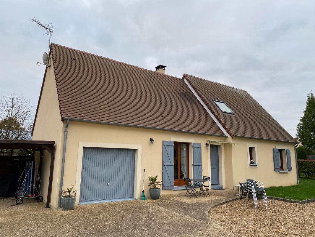 Casa de 4 dormitorios en Nogent-le-Rotrou, France No. 48561