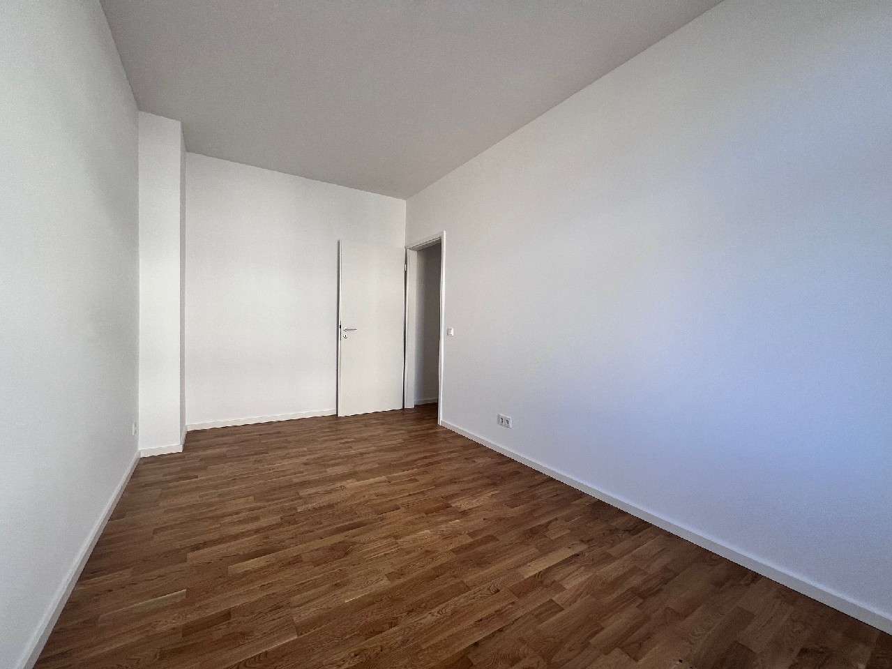 Квартира с 3 комнатами в Кройцберг, Германия № 360389