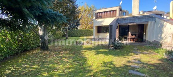 2 bedrooms House in Olgiate Olona, Italy No. 10535 24