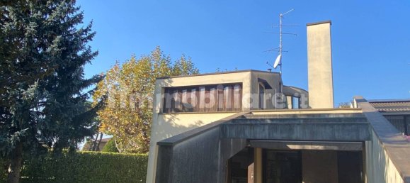 2 bedrooms House in Olgiate Olona, Italy No. 10535 2