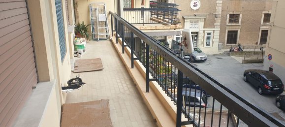 2 Schlafzimmer Wohnung in Genoa, Italy, Nr. 376392 11