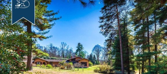 4 bedrooms Villa in Paruzzaro, Italy No. 352259 5