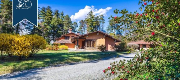 4 bedrooms Villa in Paruzzaro, Italy No. 352259 3