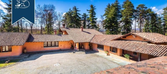 4 bedrooms Villa in Paruzzaro, Italy No. 352259 10