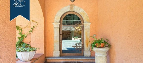 4 bedrooms Villa in Paruzzaro, Italy No. 352259 14