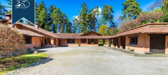 4 bedrooms Villa in Paruzzaro, Italy No. 352259 9