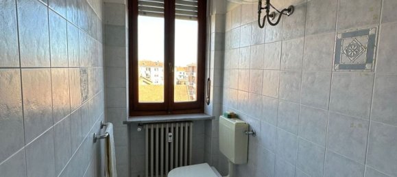 4 rooms Apartment in Vercelli, Italy No. 86262 8