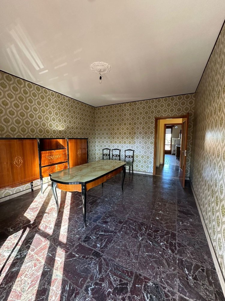 4 rooms Apartment in Vercelli, Italy No. 86262