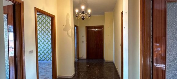 4 rooms Apartment in Vercelli, Italy No. 86262 4