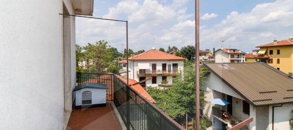 3 rooms Apartment in Parabiago, Italy No. 28768 11