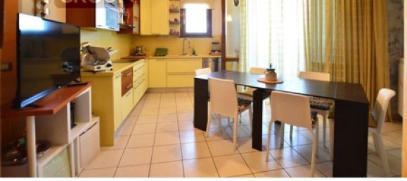 3 rooms House in San Miniato, Italy No. 251576 3