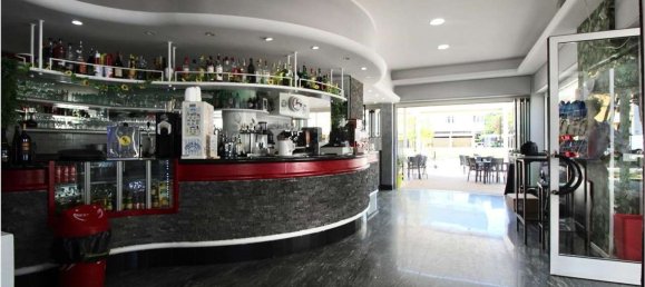 95m² Commercial property in Udine, Italy No. 98698 2