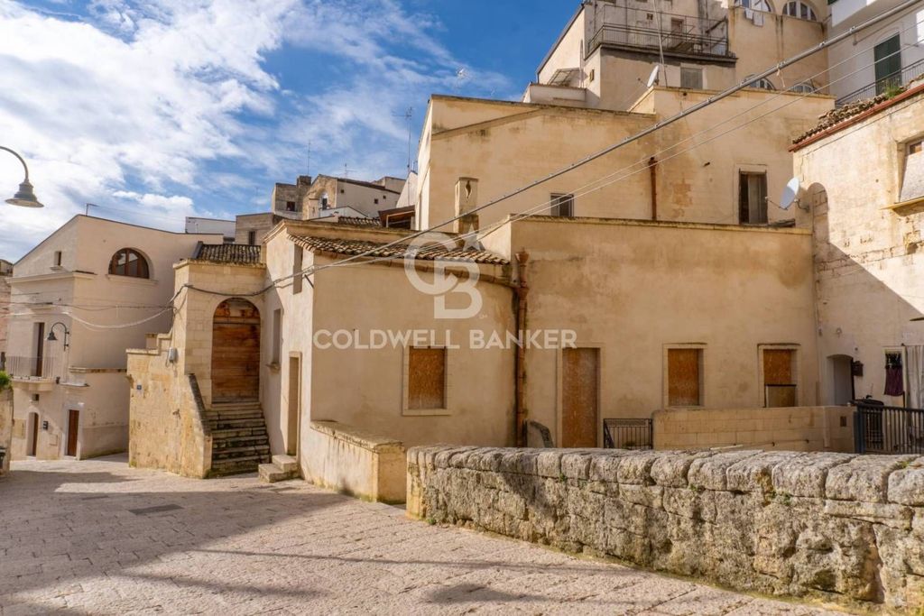 5 rooms Building in Gravina in Puglia, Italy No. 154627