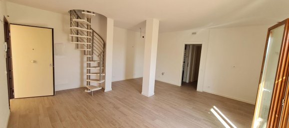 4 rooms Apartment in Colle di Val d'Elsa, Italy No. 67579 3