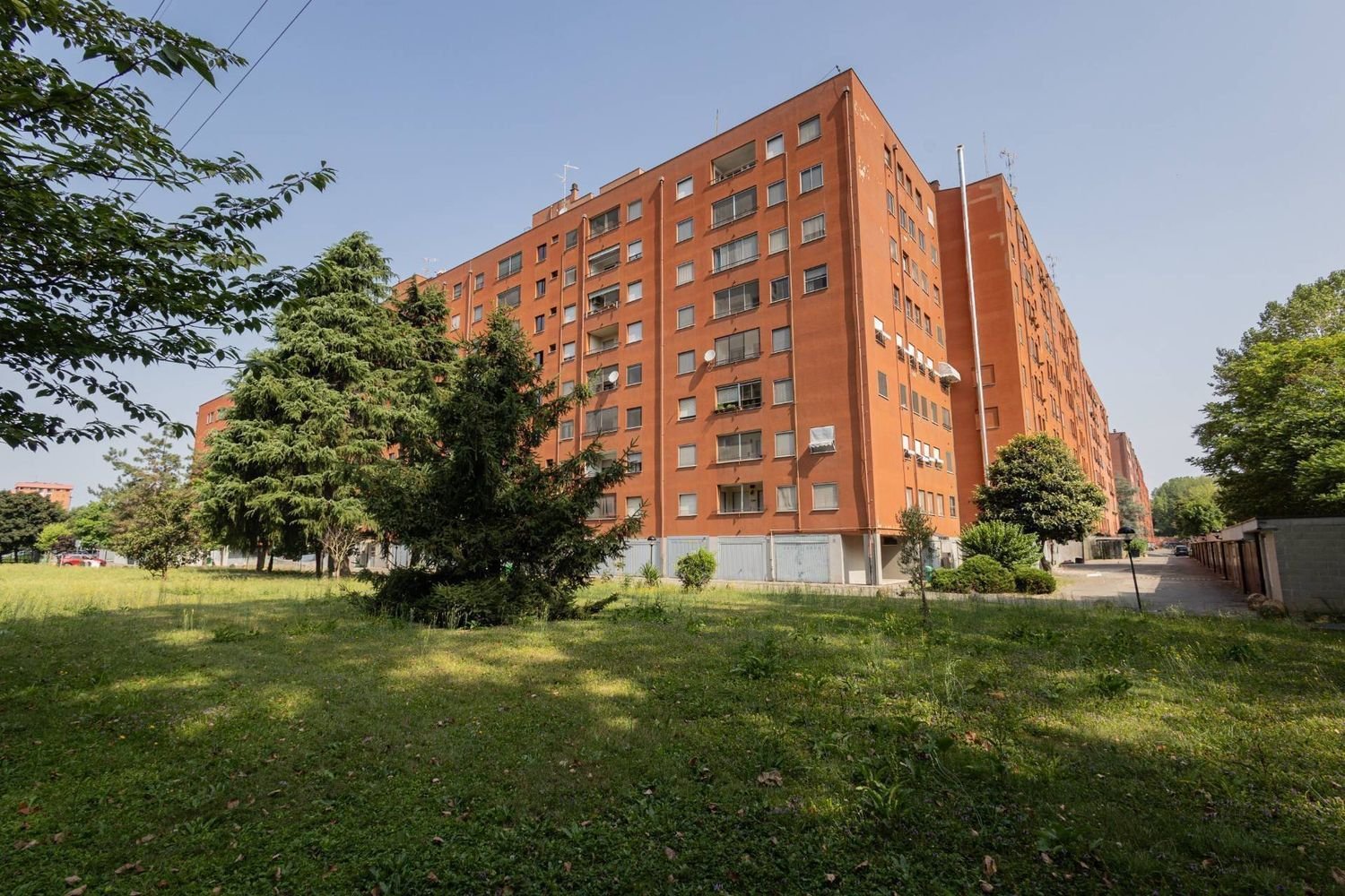 2 bedrooms Apartment in Milan, Italy No. 360716