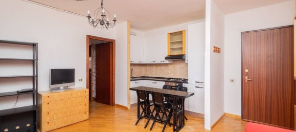 2 bedrooms Apartment in Milan, Italy No. 360716 3