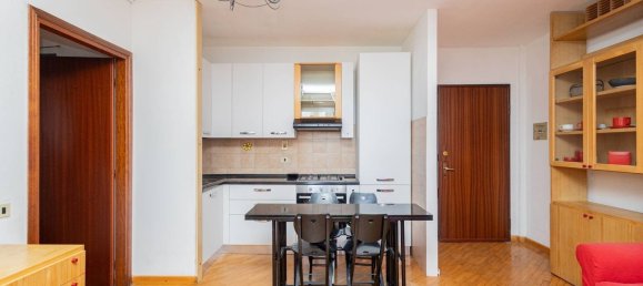 2 bedrooms Apartment in Milan, Italy No. 360716 4