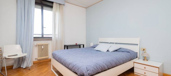 2 bedrooms Apartment in Milan, Italy No. 360716 10