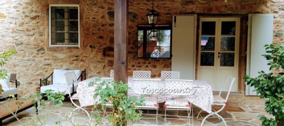 12 rooms House in Capannori, Italy No. 11006 85