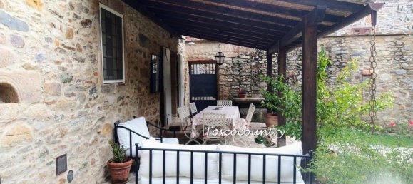 12 rooms House in Capannori, Italy No. 11006 55