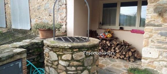 12 rooms House in Capannori, Italy No. 11006 14