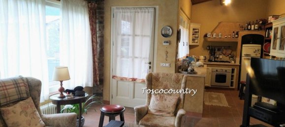 12 rooms House in Capannori, Italy No. 11006 42