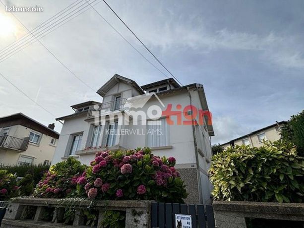 185m² Office in Seine-Maritime, France No. 359852