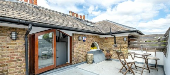 2 bedrooms Apartment in London, United Kingdom No. 13949 2