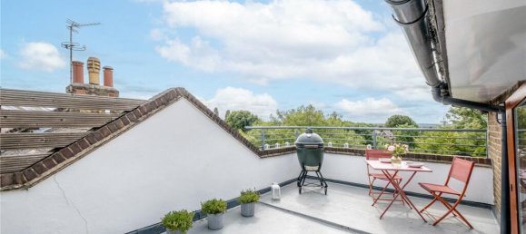 2 bedrooms Apartment in London, United Kingdom No. 13949 5