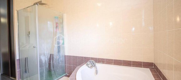 5 bedrooms Villa in Villefontaine, France No. 320156 12