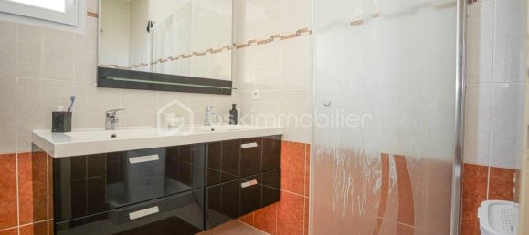 5 bedrooms Villa in Villefontaine, France No. 320156 8