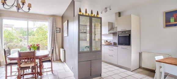 5 bedrooms Villa in Montesson, France No. 141828 4