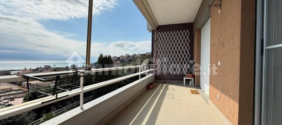 2 bedrooms Apartment in Albenga, Italy No. 15165 2