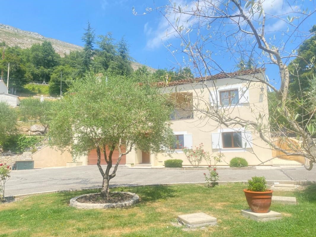 3 bedrooms House in Alpes-Maritimes, France No. 345100