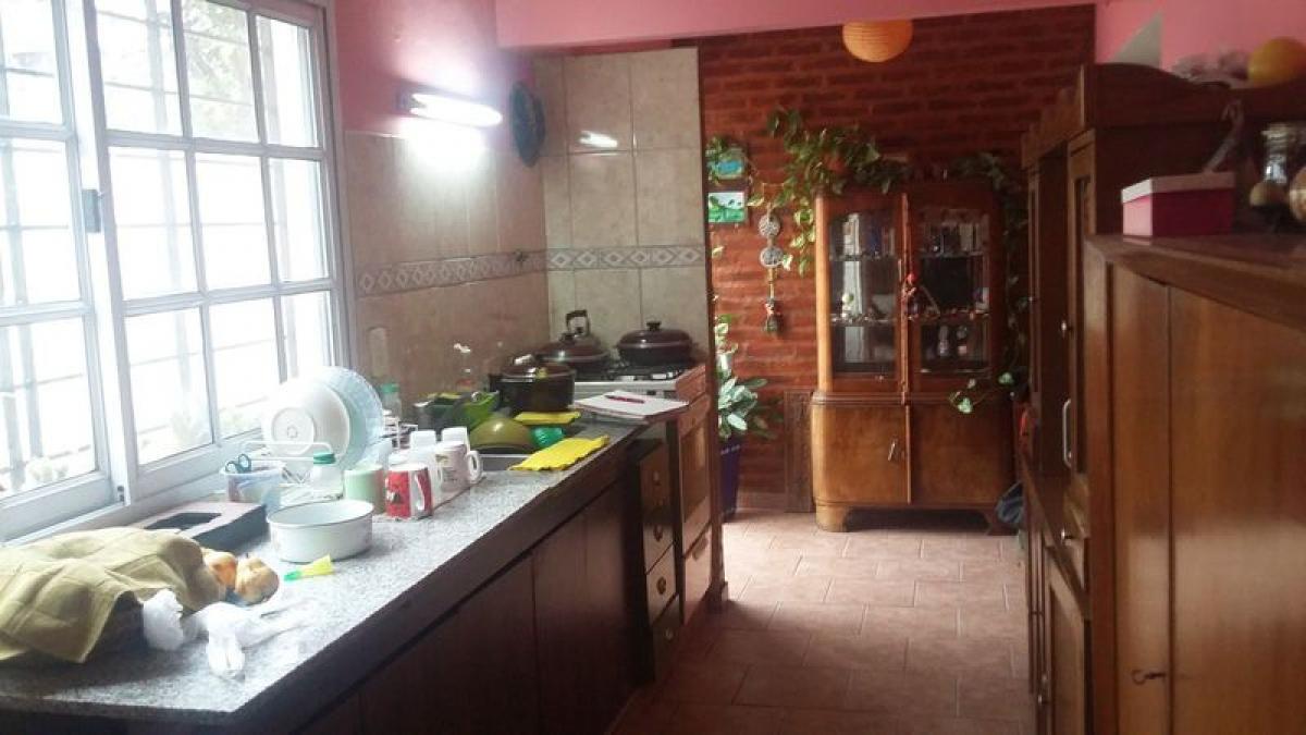 Casa T4 em Malvinas Argentinas, Argentina N.º 58089