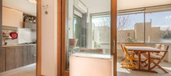 Квартира с 2 спальнями в Рим, Италия № 60611 8