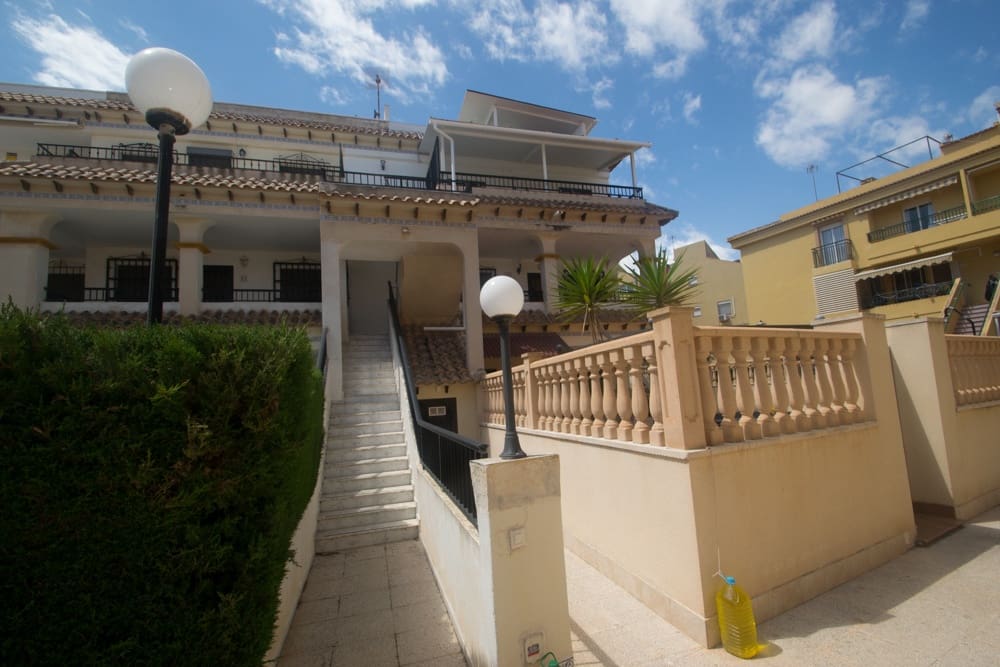 2 bedrooms Apartment in Torrevieja, Spain No. 189520