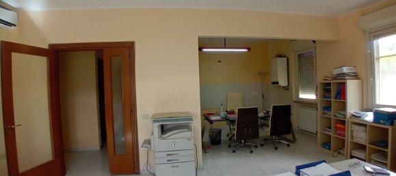 4-salle Appartement à Scafa, Italy No. 166384 6