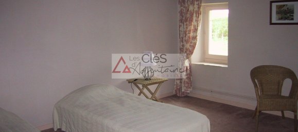 5 bedrooms House in Gironde, France No. 303517 13