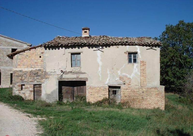 Дом с 5 комнатами в Урбания, Италия № 172358