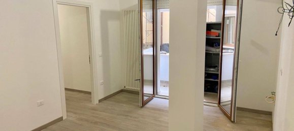 2 rooms Apartment in San Benedetto del Tronto, Italy No. 260535 4