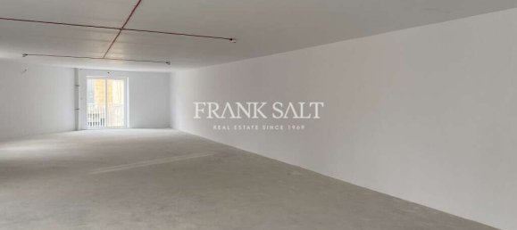 Usine à Mosta, Malta 180m² No. 12529 7