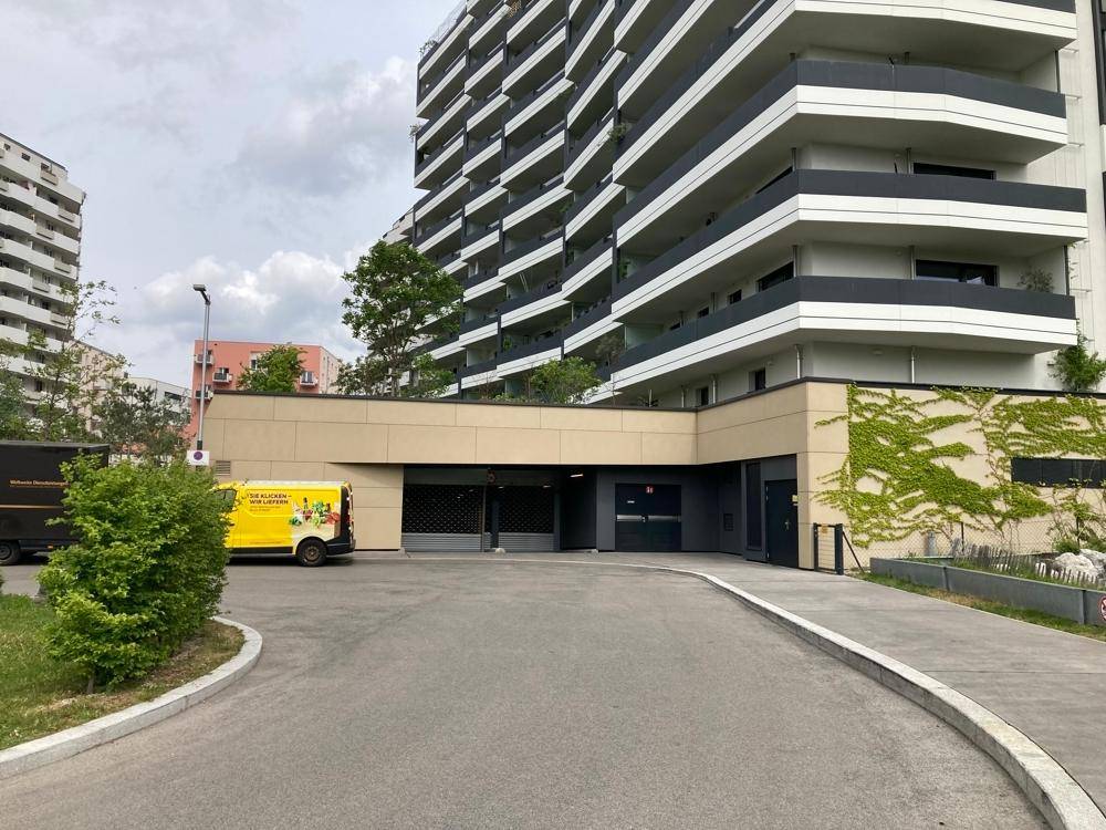 13m² Parking in Favoriten, Austria No. 140880