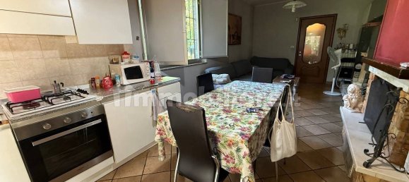 2 Schlafzimmer Villa in Rosta, Italy, Nr. 280833 3